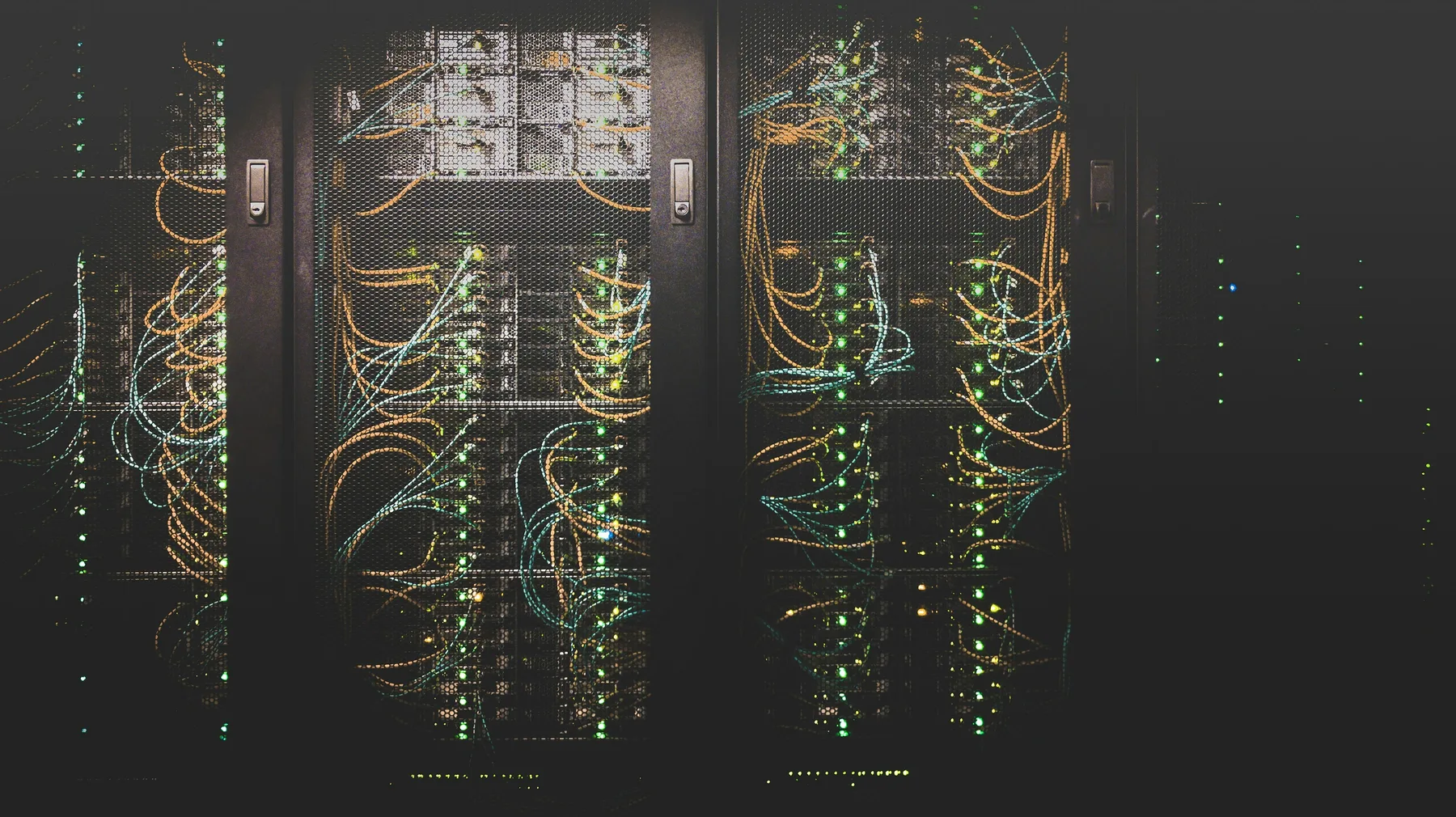 Network equipment and organized telecommunications infrastructure